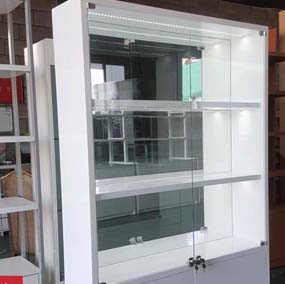 白色烤漆平開門玻璃展示柜